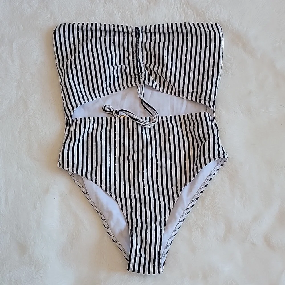 SHEIN Striped Cut-Out Bandeau One Piece Swimsuit NWOT - Picture 2 of 10